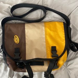 Timbuk2 messenger bag.
